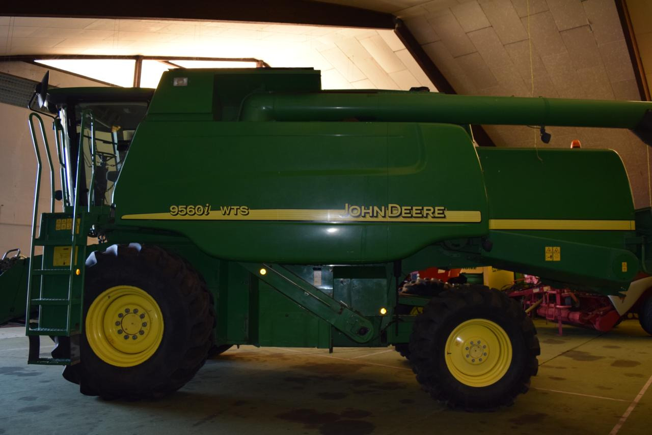 John Deere 9560 i WTS - Ceifeira debulhadora: foto 3 John Deere 9560 i WTS - Ceifeira debulhadora: foto 3