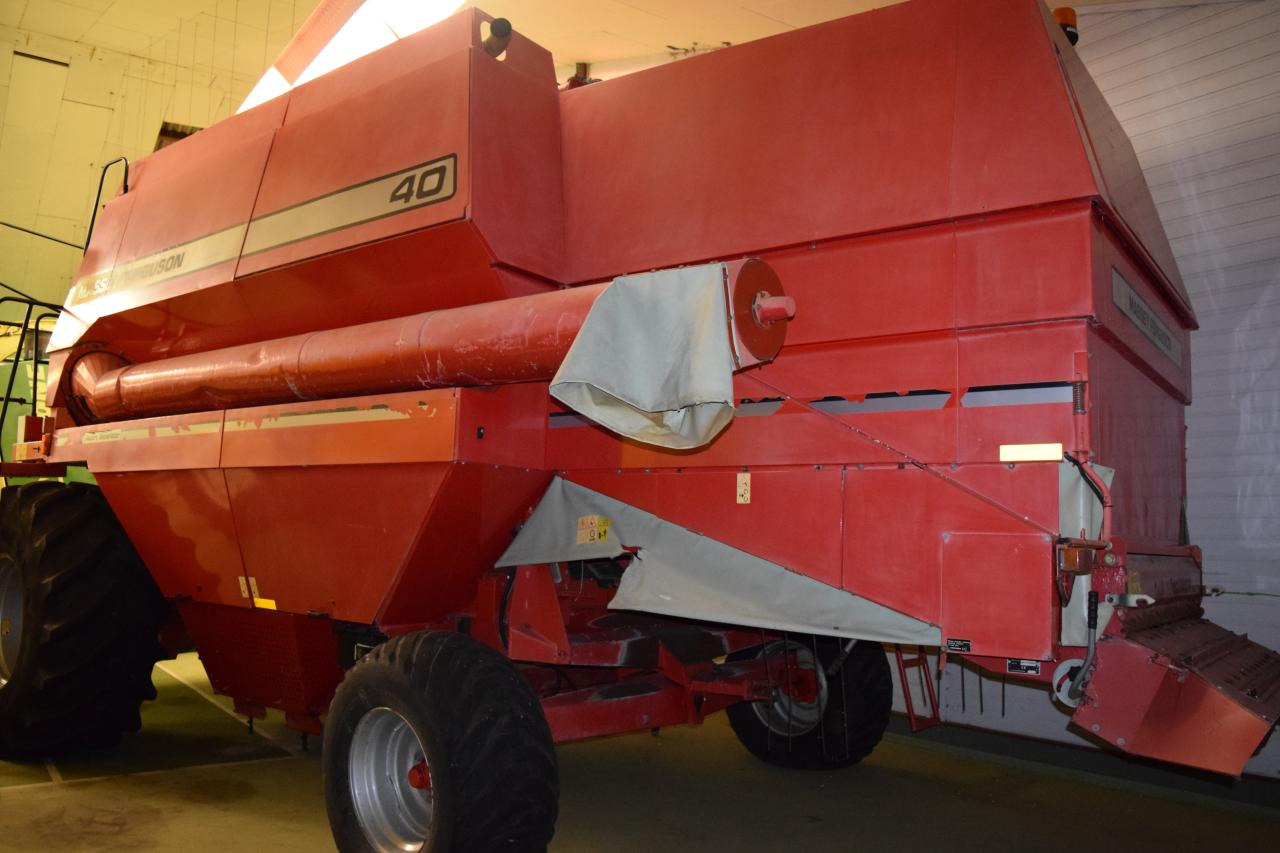 Massey Ferguson MF 40 RS - Ceifeira debulhadora: foto 3 Massey Ferguson MF 40 RS - Ceifeira debulhadora: foto 3