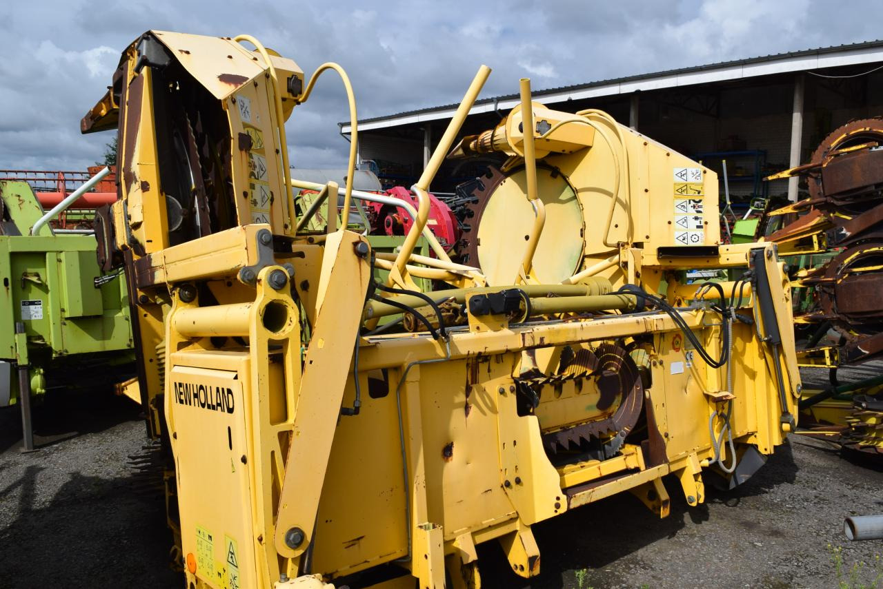 New Holland RI 600 *Maisgebiss* - Plataforma para colher milho: foto 3 New Holland RI 600 *Maisgebiss* - Plataforma para colher milho: foto 3
