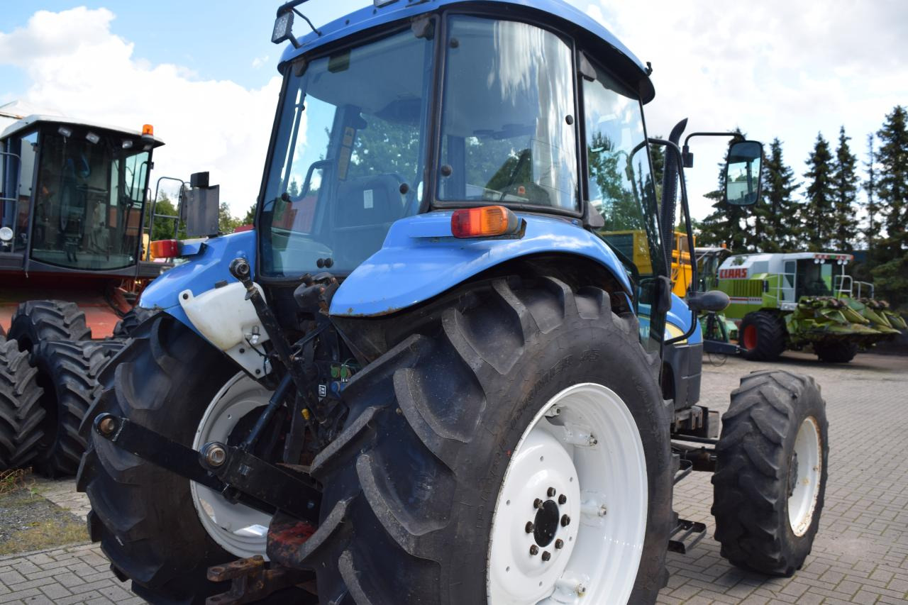 Trator New Holland TD 5040: foto 6