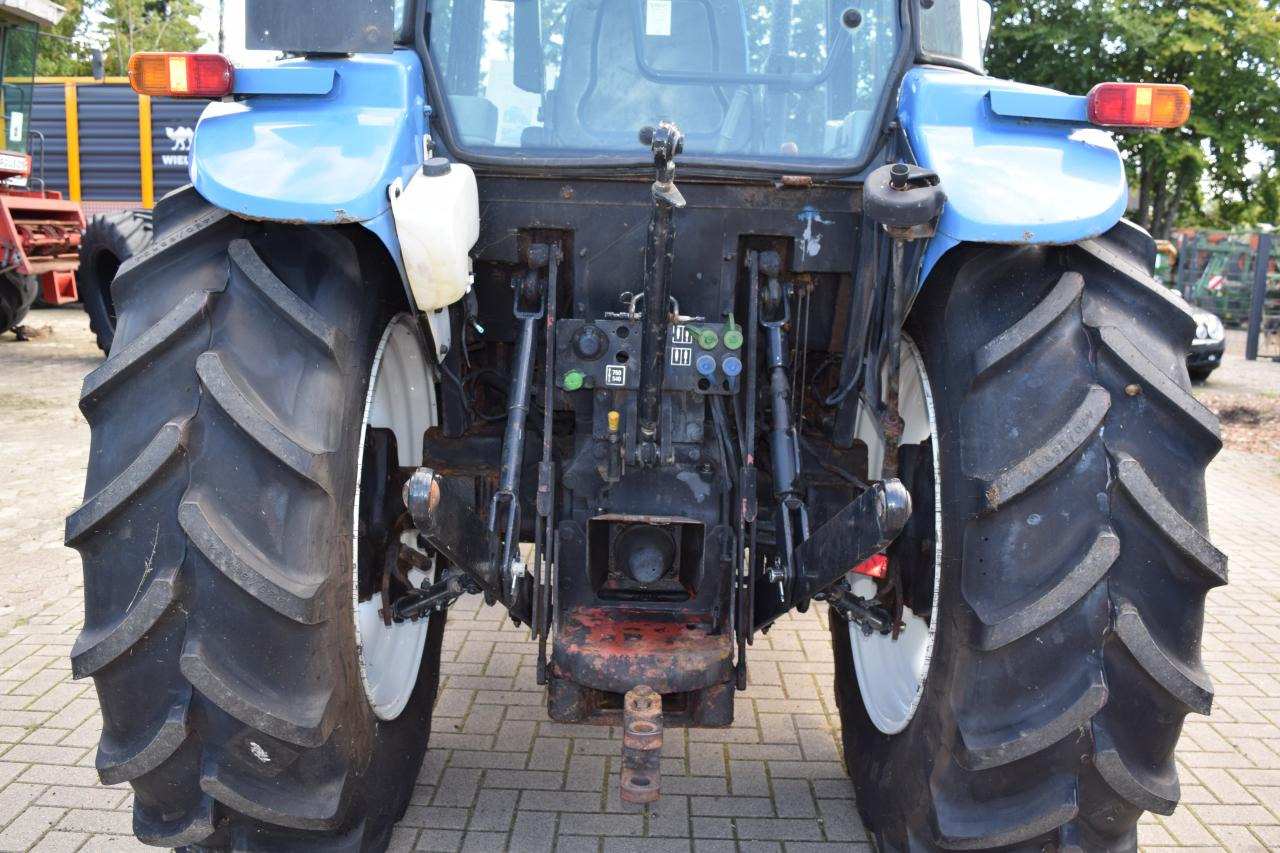 Trator New Holland TD 5040: foto 7