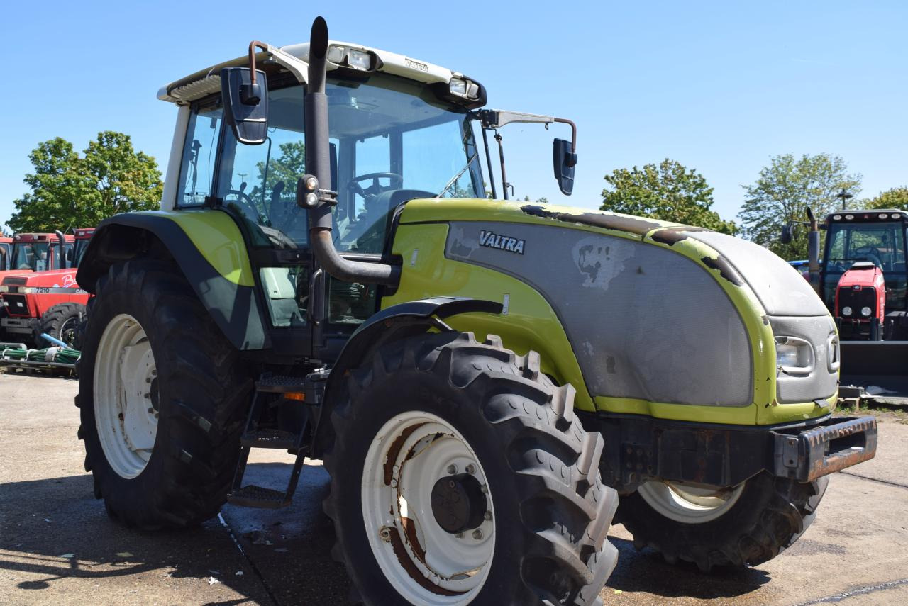 Valtra T120 - Trator: foto 1 Valtra T120 - Trator: foto 1