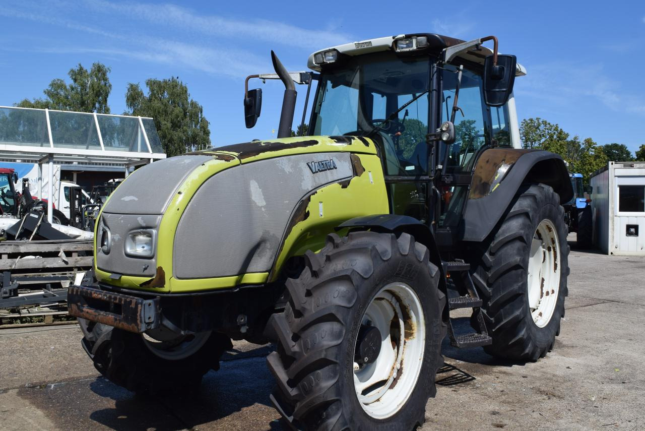 Valtra T120 - Trator: foto 4 Valtra T120 - Trator: foto 4