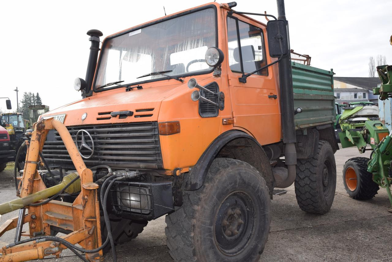 Mercedes-Benz Unimog U 1200 - Veículo municipal/ Especial: foto 2 Mercedes-Benz Unimog U 1200 - Veículo municipal/ Especial: foto 2