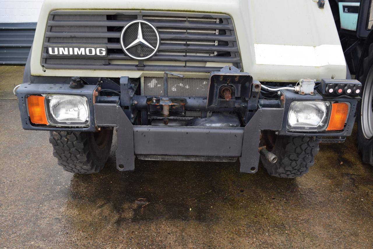 Mercedes-Benz Unimog U 90 - Veículo municipal/ Especial: foto 4 Mercedes-Benz Unimog U 90 - Veículo municipal/ Especial: foto 4