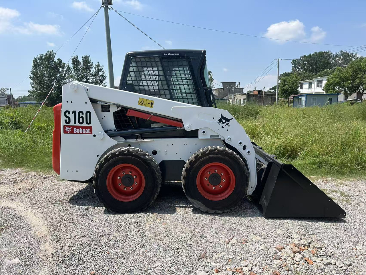 BOBCAT S160 - Mini pá carregadora: foto 1 BOBCAT S160 - Mini pá carregadora: foto 1