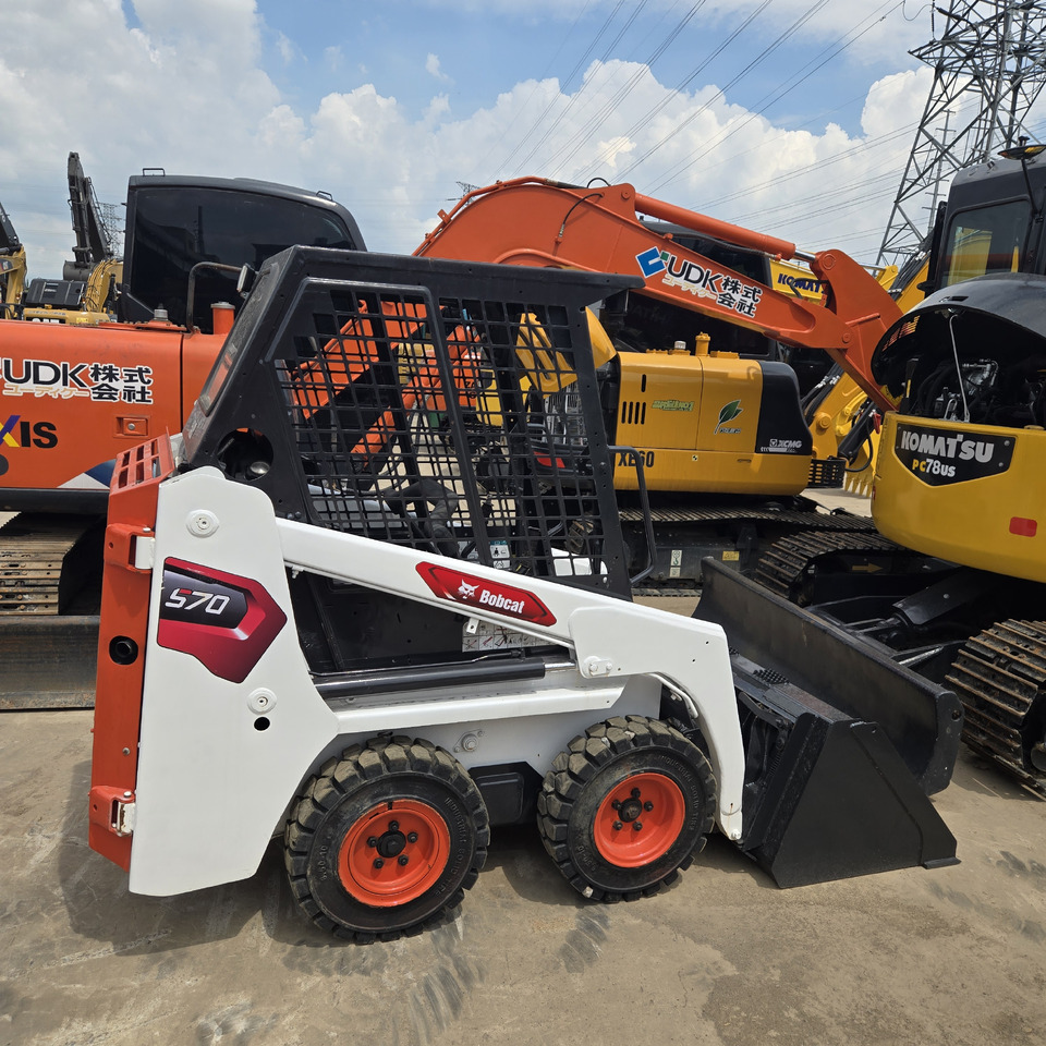 BOBCAT S70 - Mini pá carregadora: foto 2 BOBCAT S70 - Mini pá carregadora: foto 2