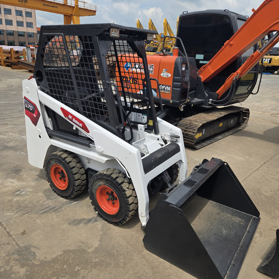 BOBCAT S70 - Mini pá carregadora: foto 3 BOBCAT S70 - Mini pá carregadora: foto 3