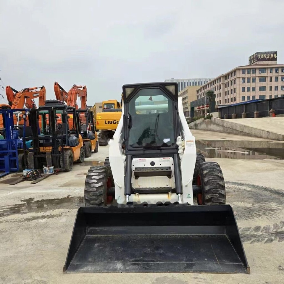 Bobcat S300 - Mini pá carregadora: foto 5 Bobcat S300 - Mini pá carregadora: foto 5