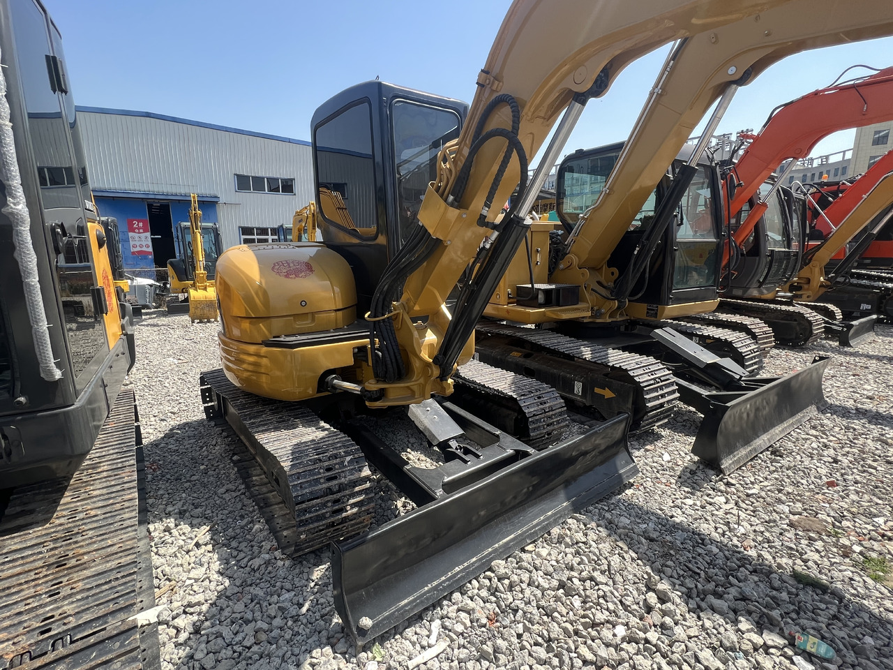 CATERPILLAR 304CR - Mini escavadeira: foto 1 CATERPILLAR 304CR - Mini escavadeira: foto 1