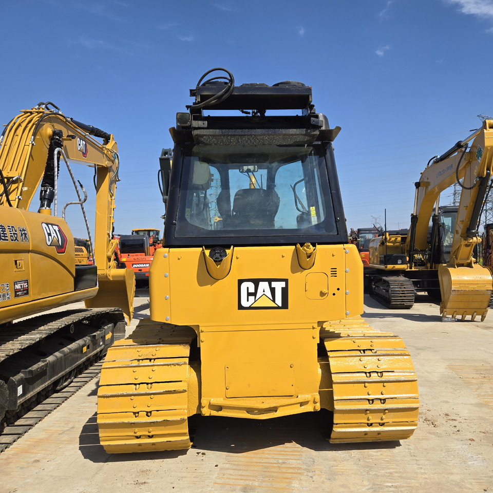 CATERPILLAR D5K - Buldôzer: foto 3 CATERPILLAR D5K - Buldôzer: foto 3