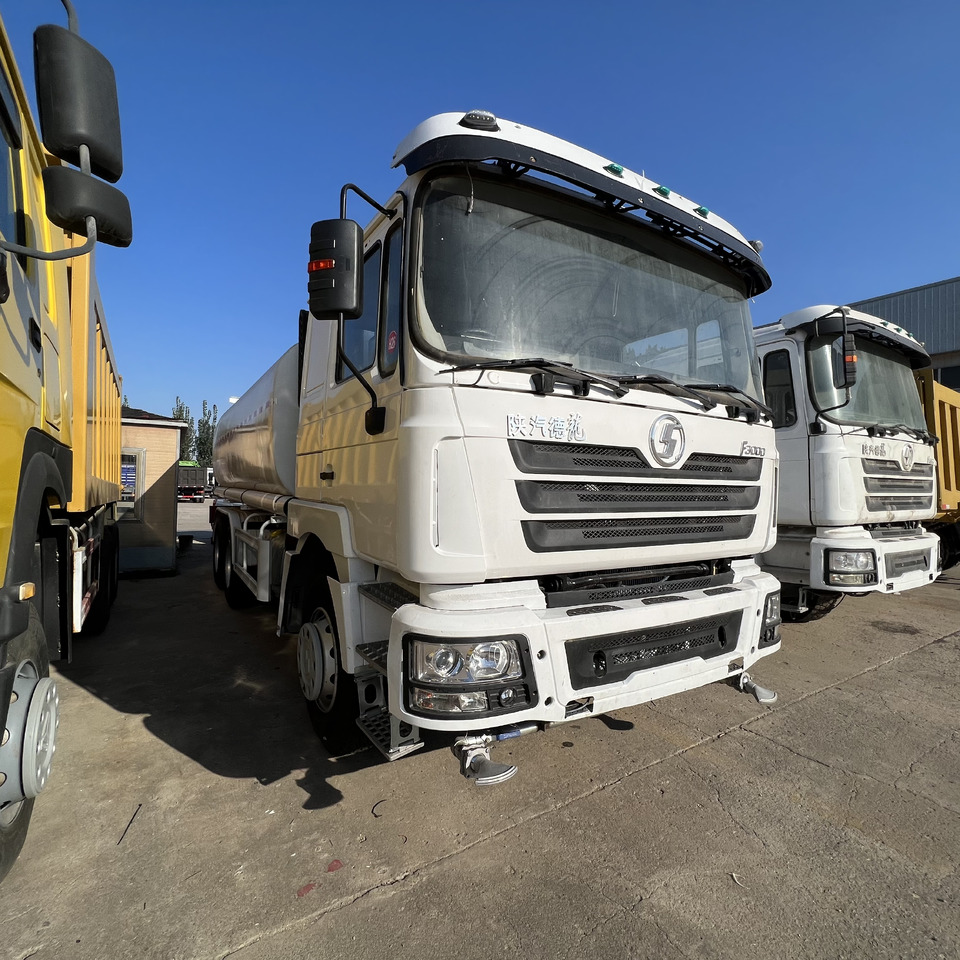 SHACMAN F3000 Water Truck - Camião: foto 2 SHACMAN F3000 Water Truck - Camião: foto 2