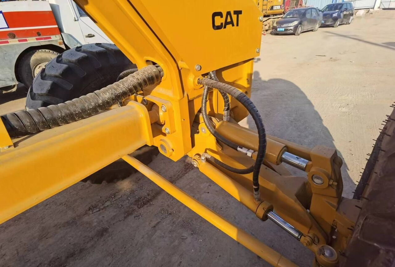 Caterpillar 120K - Motoniveladora: foto 5 Caterpillar 120K - Motoniveladora: foto 5