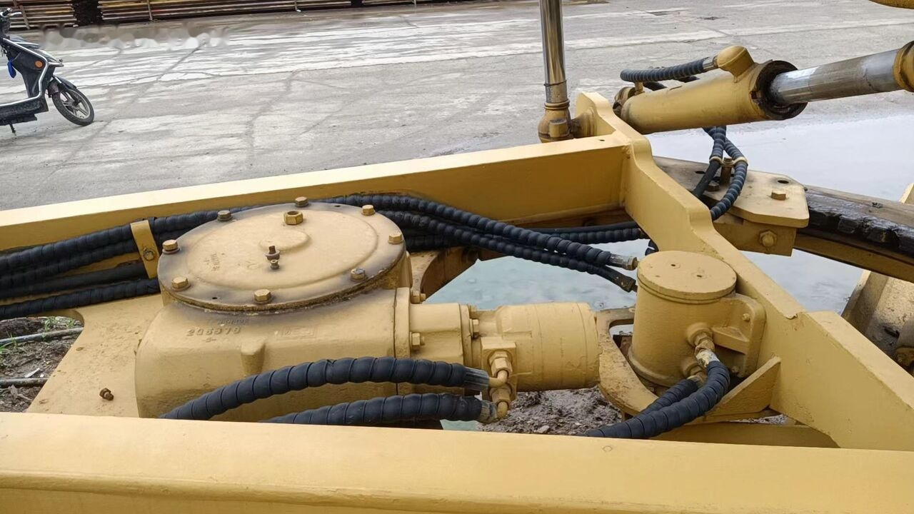 Motoniveladora Caterpillar 140H: foto 8