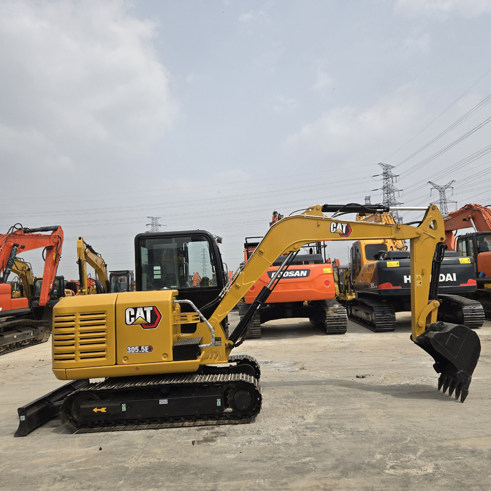 Caterpillar 305.5E2 - Mini escavadeira: foto 1 Caterpillar 305.5E2 - Mini escavadeira: foto 1