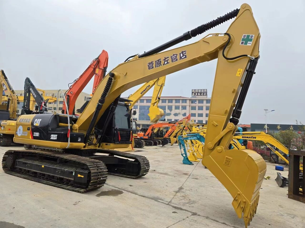 Caterpillar 320D2 - Escavadora de rastos: foto 3 Caterpillar 320D2 - Escavadora de rastos: foto 3