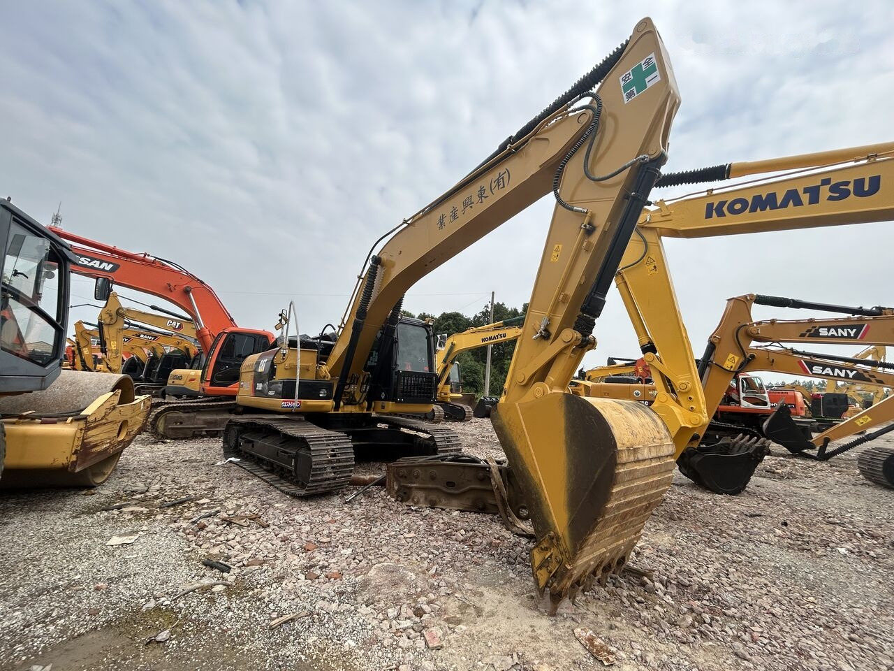Caterpillar 320D2 - Escavadora de rastos: foto 1 Caterpillar 320D2 - Escavadora de rastos: foto 1