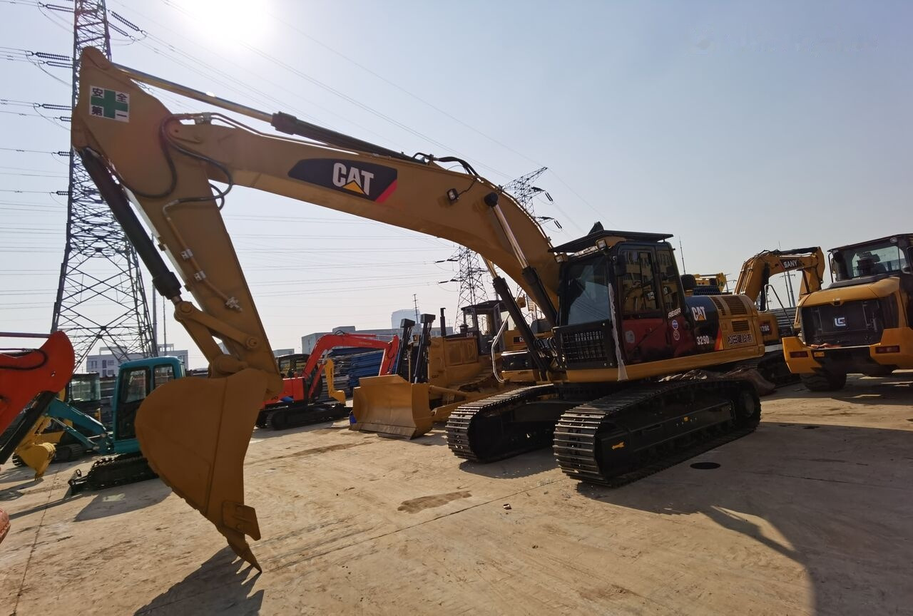 Caterpillar 329D2L - Escavadora de rastos: foto 1 Caterpillar 329D2L - Escavadora de rastos: foto 1