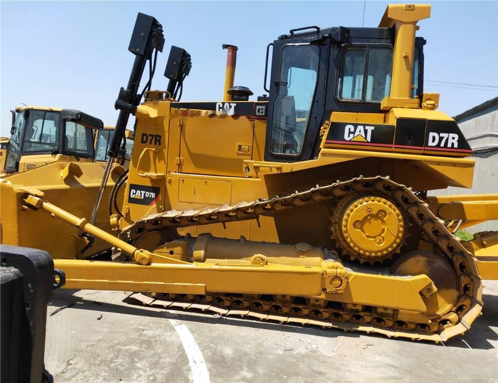 Caterpillar D7R - Buldôzer: foto 2 Caterpillar D7R - Buldôzer: foto 2
