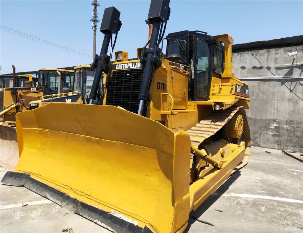 Caterpillar D7R - Buldôzer: foto 4 Caterpillar D7R - Buldôzer: foto 4
