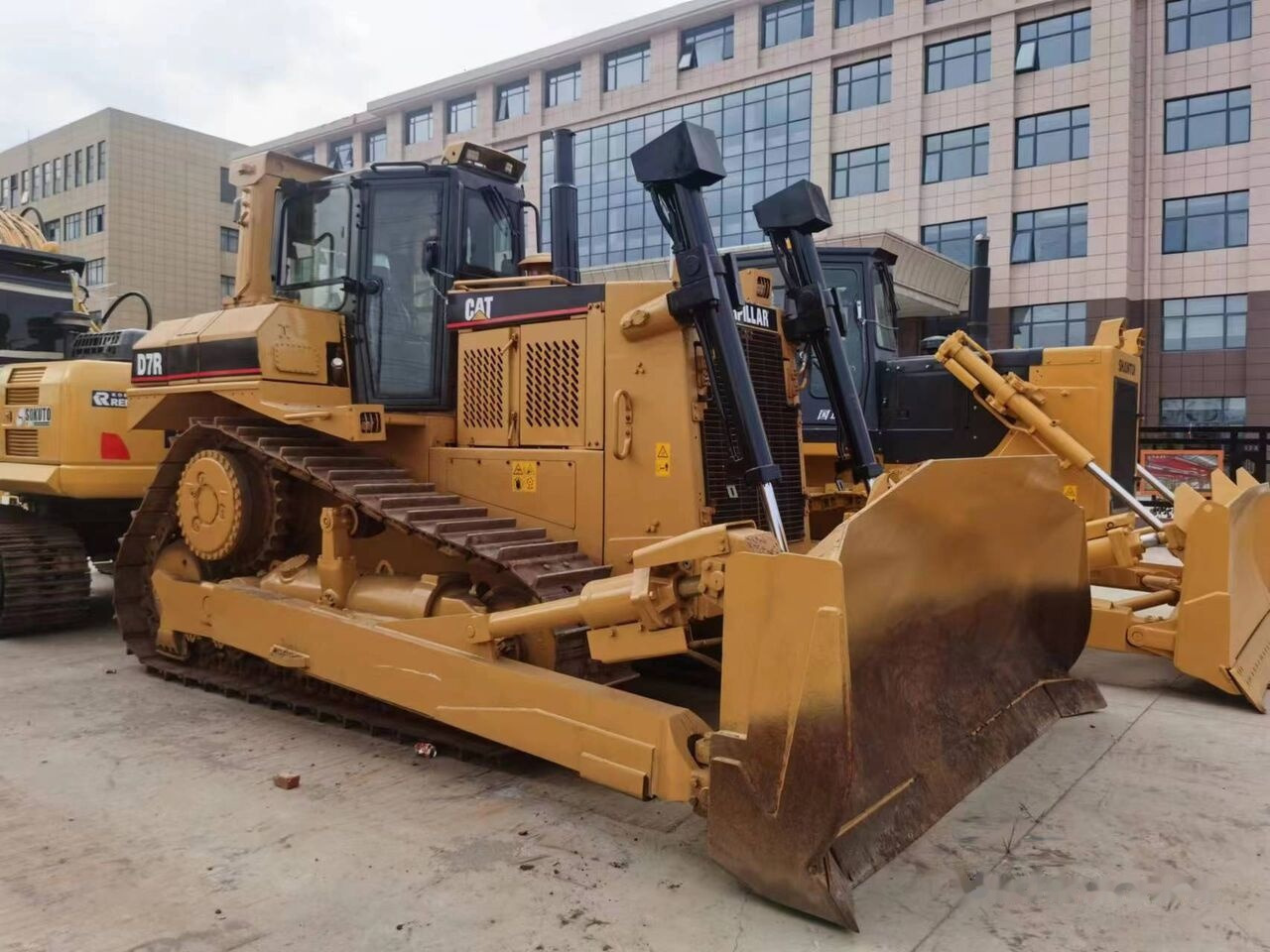 Caterpillar D7R - Buldôzer: foto 3 Caterpillar D7R - Buldôzer: foto 3