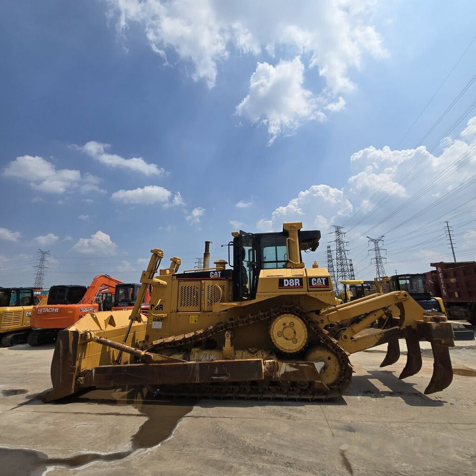 Caterpillar D8R - Buldôzer: foto 1 Caterpillar D8R - Buldôzer: foto 1