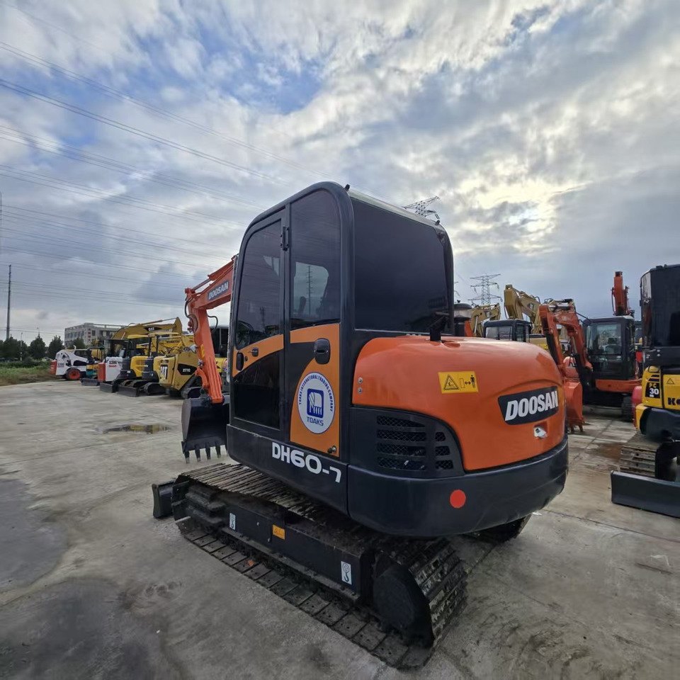 DOOSAN DH60-7 - Mini escavadeira: foto 4 DOOSAN DH60-7 - Mini escavadeira: foto 4