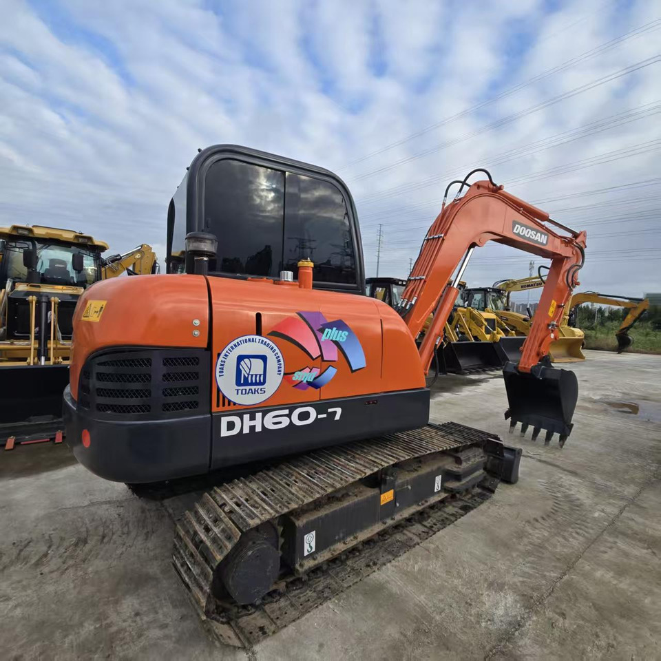 DOOSAN DH60-7 - Mini escavadeira: foto 2 DOOSAN DH60-7 - Mini escavadeira: foto 2