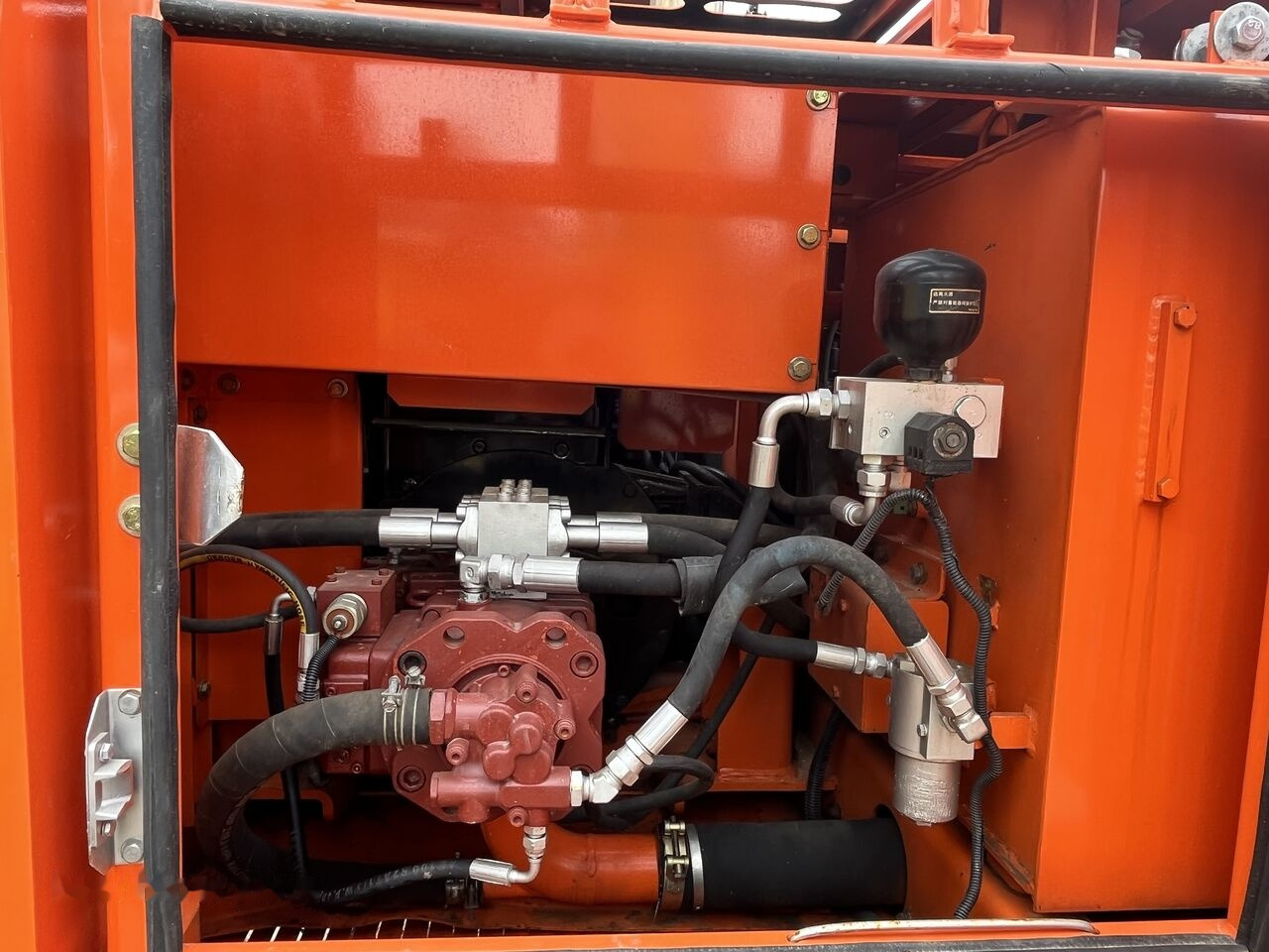 Doosan DH150LC-7 - Escavadora de rastos: foto 2 Doosan DH150LC-7 - Escavadora de rastos: foto 2