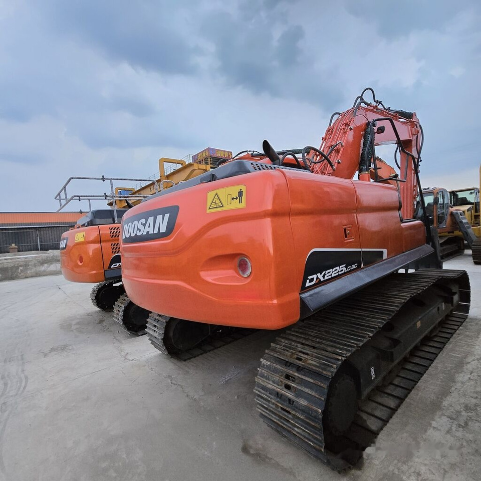 Doosan DX225LC - Escavadora de rastos: foto 2 Doosan DX225LC - Escavadora de rastos: foto 2