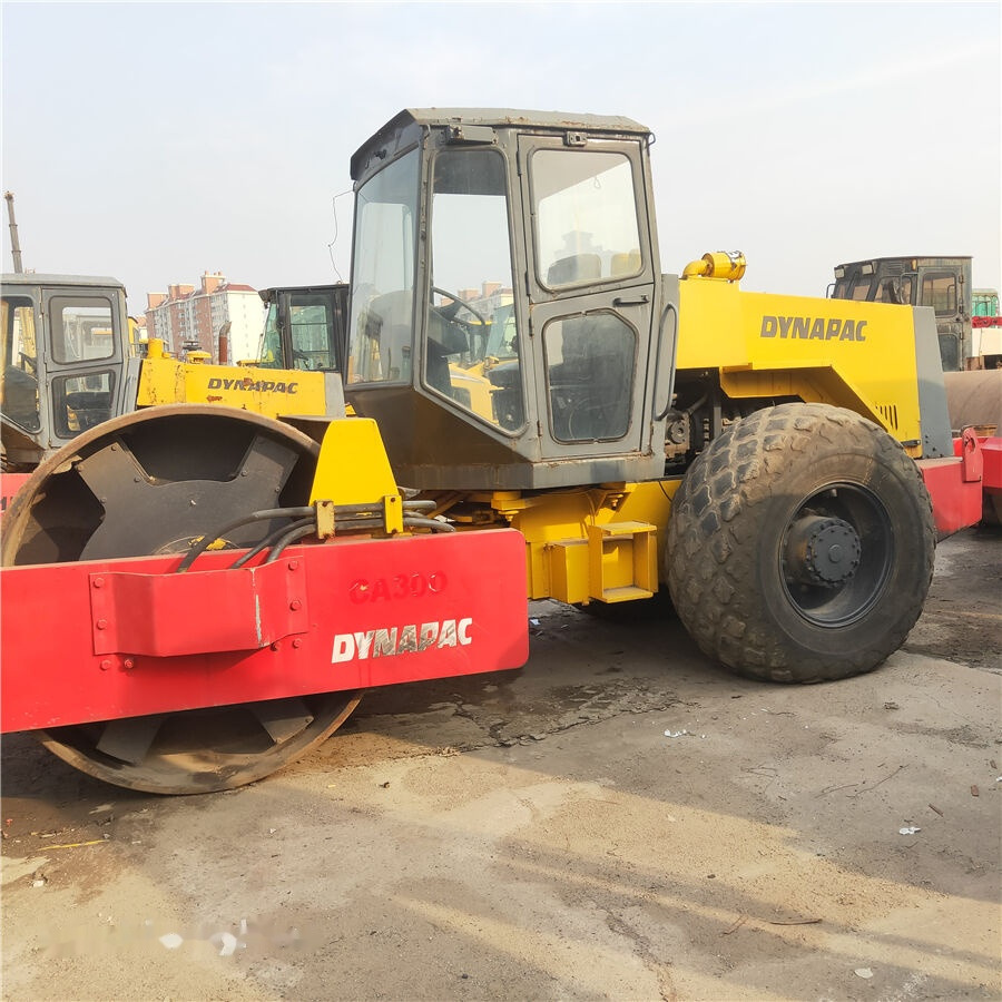 Dynapac CA301D - Compactador de asfalto: foto 1 Dynapac CA301D - Compactador de asfalto: foto 1