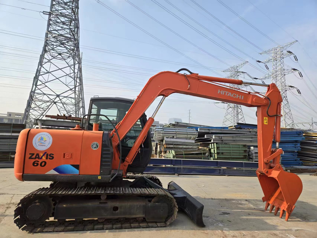 HITACHI ZX60 - Mini escavadeira: foto 1 HITACHI ZX60 - Mini escavadeira: foto 1