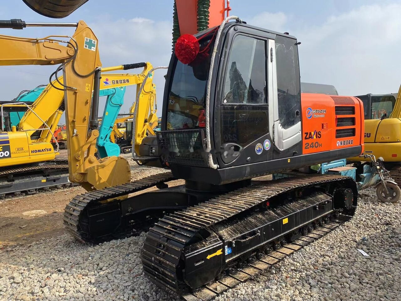 Hitachi ZX240H - Escavadora de rastos: foto 4 Hitachi ZX240H - Escavadora de rastos: foto 4