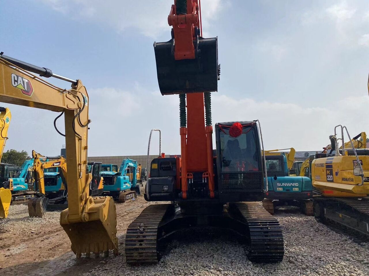 Hitachi ZX240H - Escavadora de rastos: foto 5 Hitachi ZX240H - Escavadora de rastos: foto 5