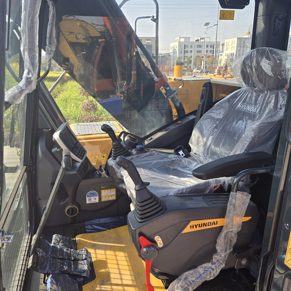 Escavadora de rastos Hyundai HX220L: foto 9
