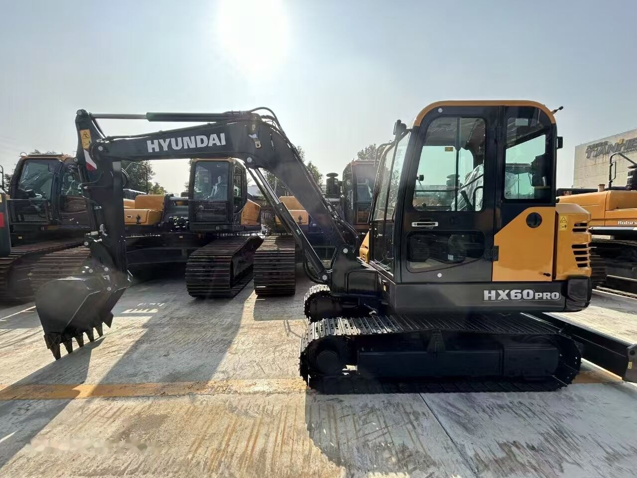 Hyundai HX60 PRO New machine - Mini escavadeira: foto 3 Hyundai HX60 PRO New machine - Mini escavadeira: foto 3