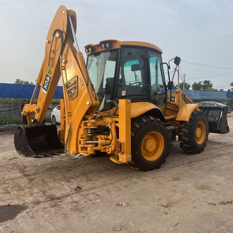 Retroescavadeira JCB 4CX: foto 9