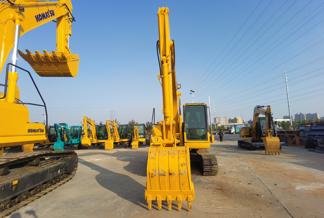 KOMATSU PC130-7 - Mini escavadeira: foto 4 KOMATSU PC130-7 - Mini escavadeira: foto 4