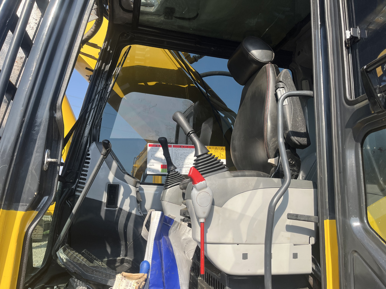 Escavadora de rastos KOMATSU PC300-7: foto 9