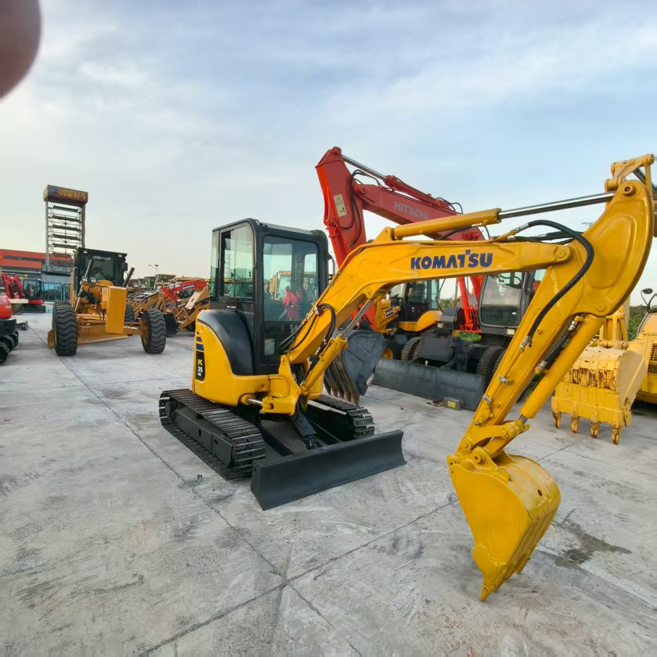 KOMATSU PC35MR - Mini escavadeira: foto 2 KOMATSU PC35MR - Mini escavadeira: foto 2