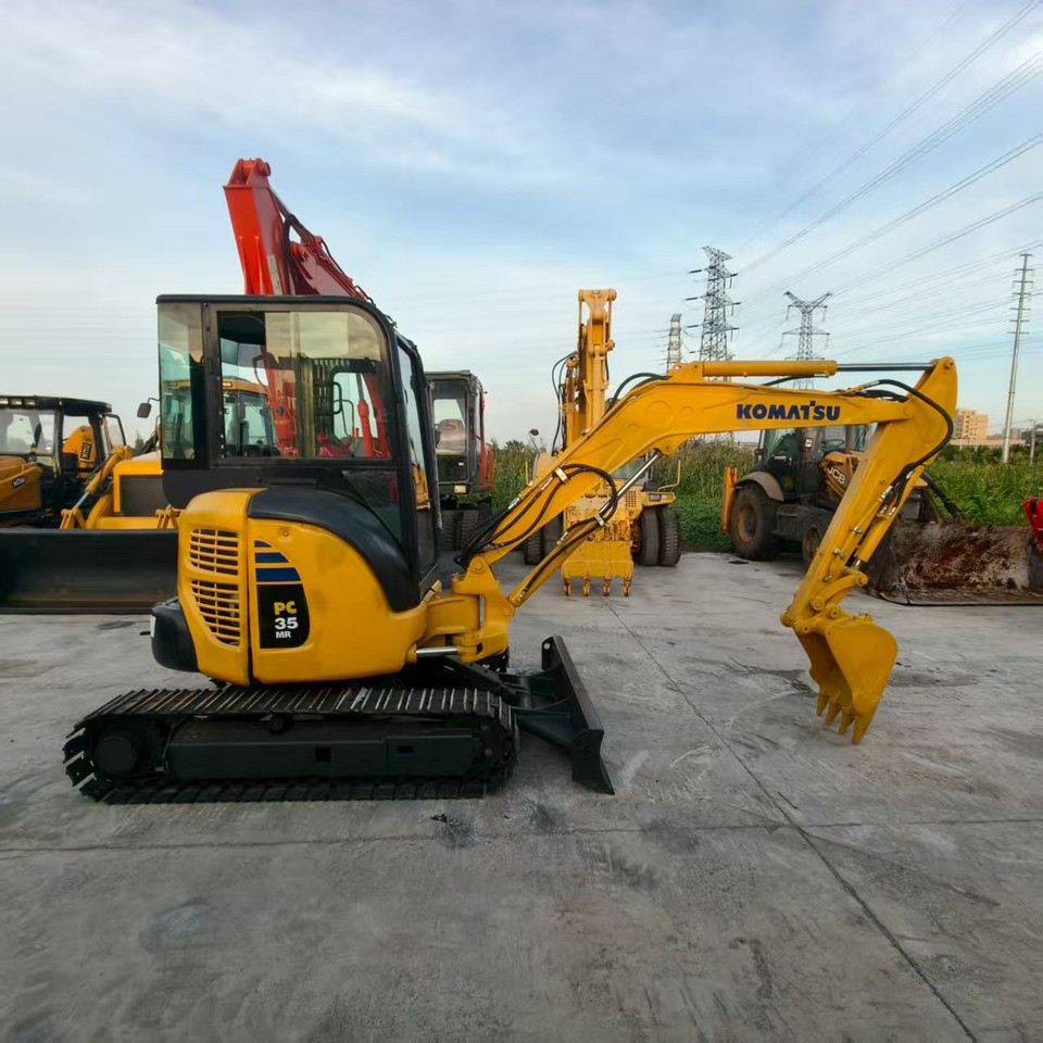 KOMATSU PC35MR - Mini escavadeira: foto 1 KOMATSU PC35MR - Mini escavadeira: foto 1