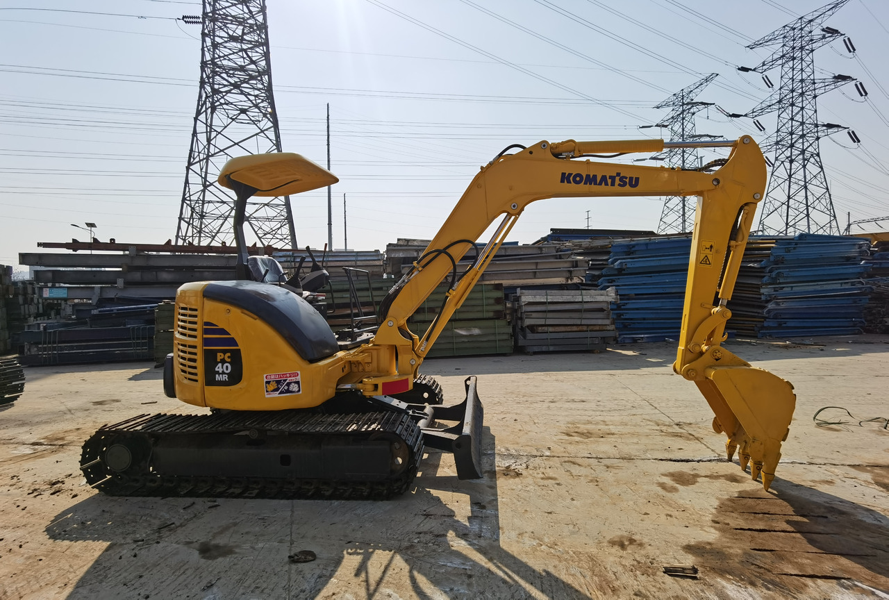 KOMATSU PC40MR - Mini escavadeira: foto 1 KOMATSU PC40MR - Mini escavadeira: foto 1