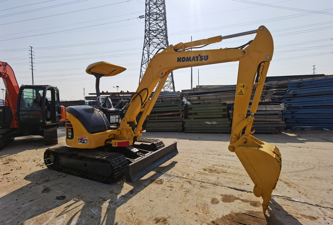 KOMATSU PC40MR - Mini escavadeira: foto 2 KOMATSU PC40MR - Mini escavadeira: foto 2