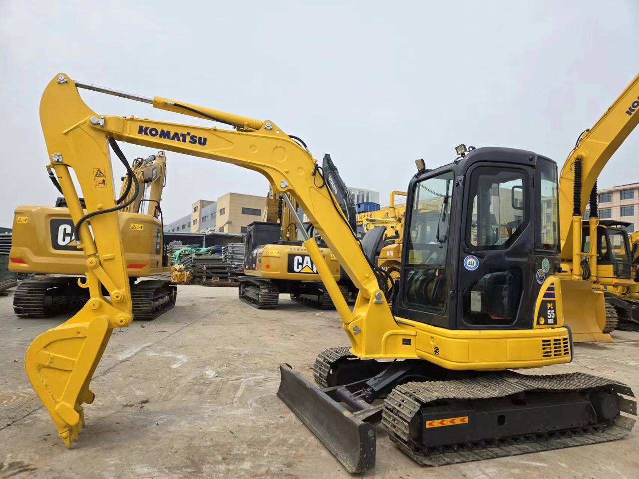 KOMATSU PC55MR - Mini escavadeira: foto 2 KOMATSU PC55MR - Mini escavadeira: foto 2