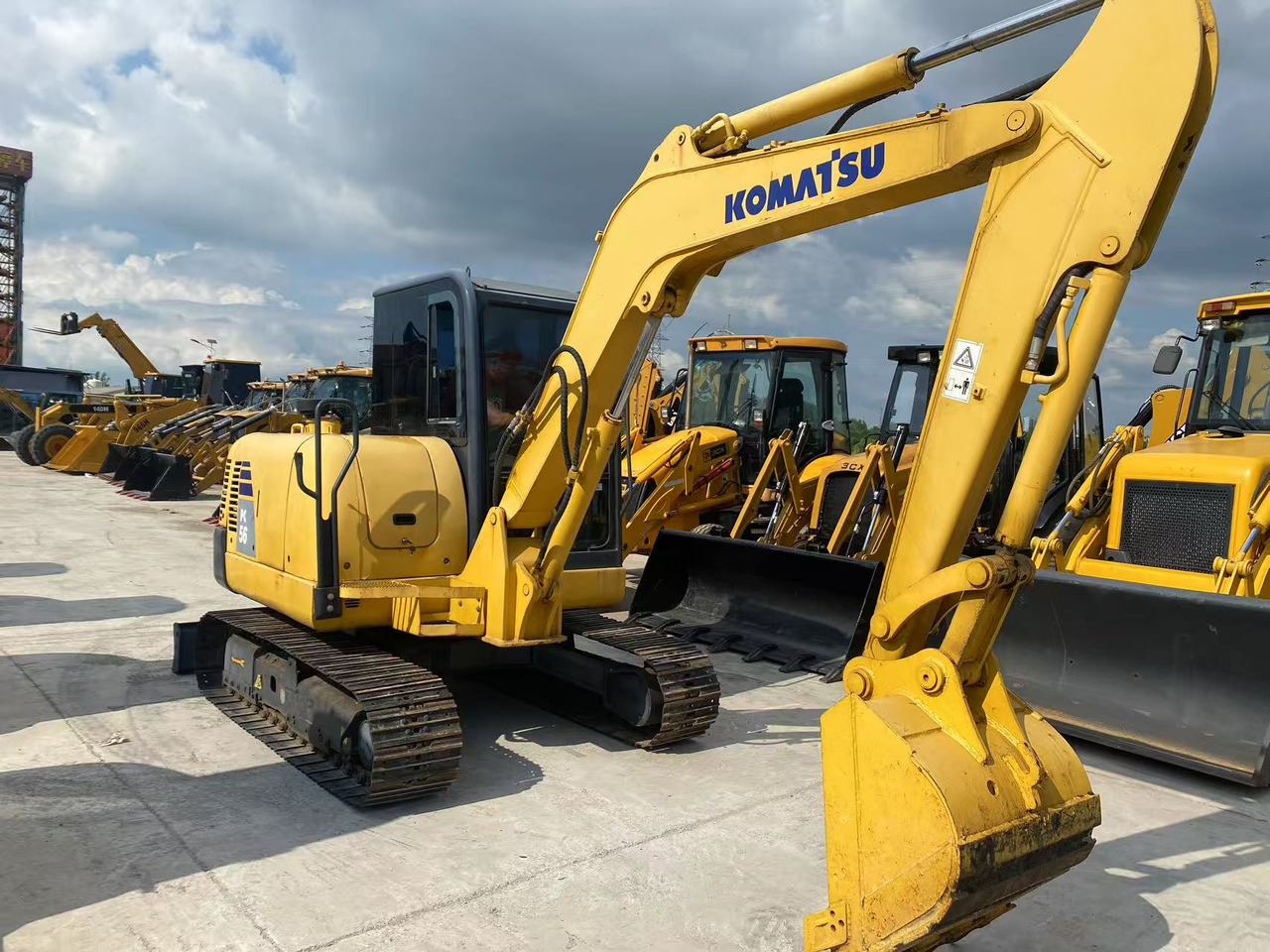 KOMATSU PC56-7 - Mini escavadeira: foto 2 KOMATSU PC56-7 - Mini escavadeira: foto 2