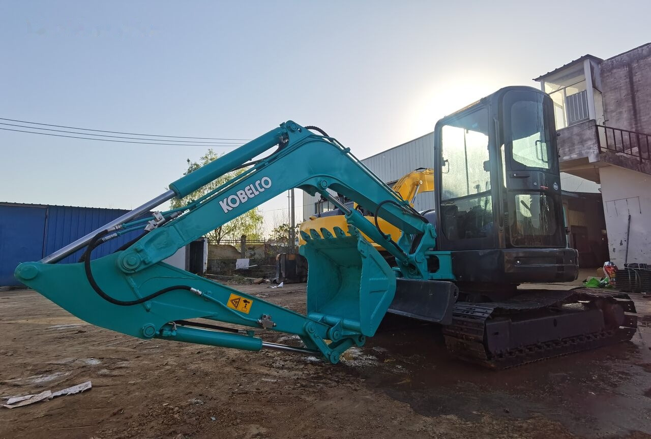 Kobelco SK55 - Mini escavadeira: foto 3 Kobelco SK55 - Mini escavadeira: foto 3