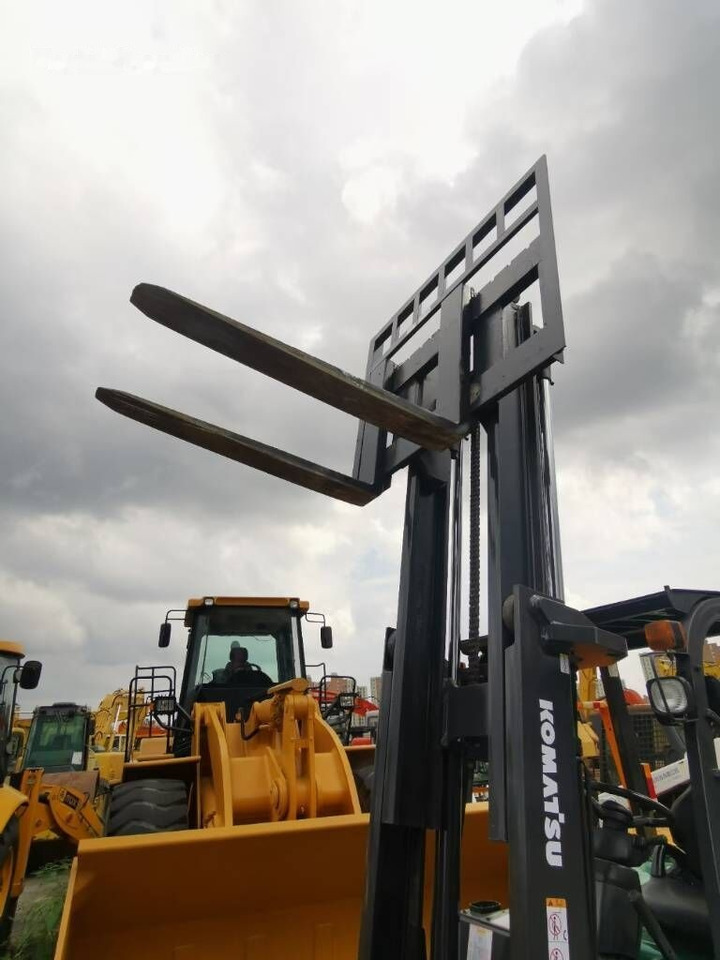 Komatsu FD50-7 - Empilhadeira a diesel: foto 2 Komatsu FD50-7 - Empilhadeira a diesel: foto 2