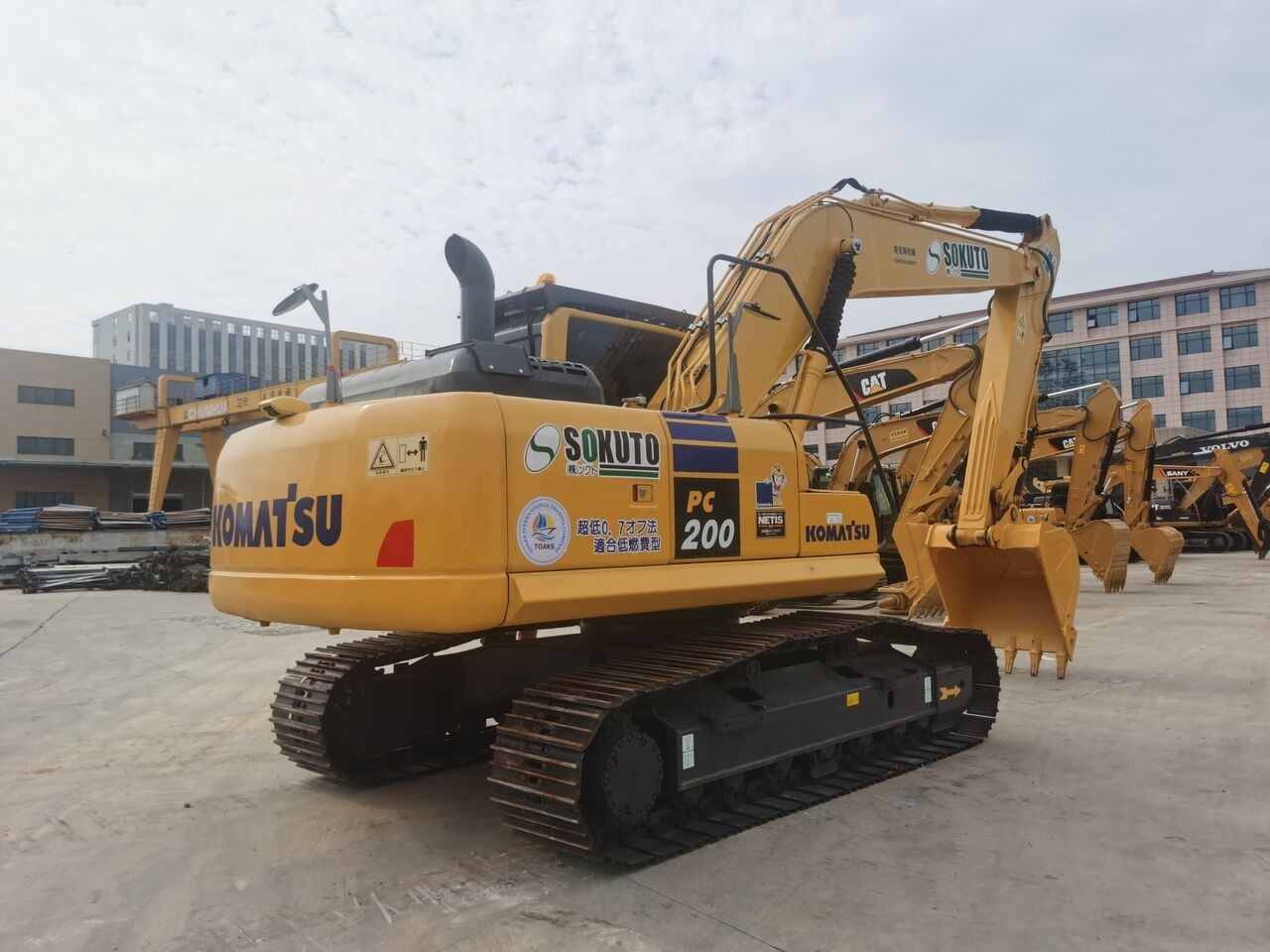 Komatsu PC200-8 - Escavadora de rastos: foto 1 Komatsu PC200-8 - Escavadora de rastos: foto 1