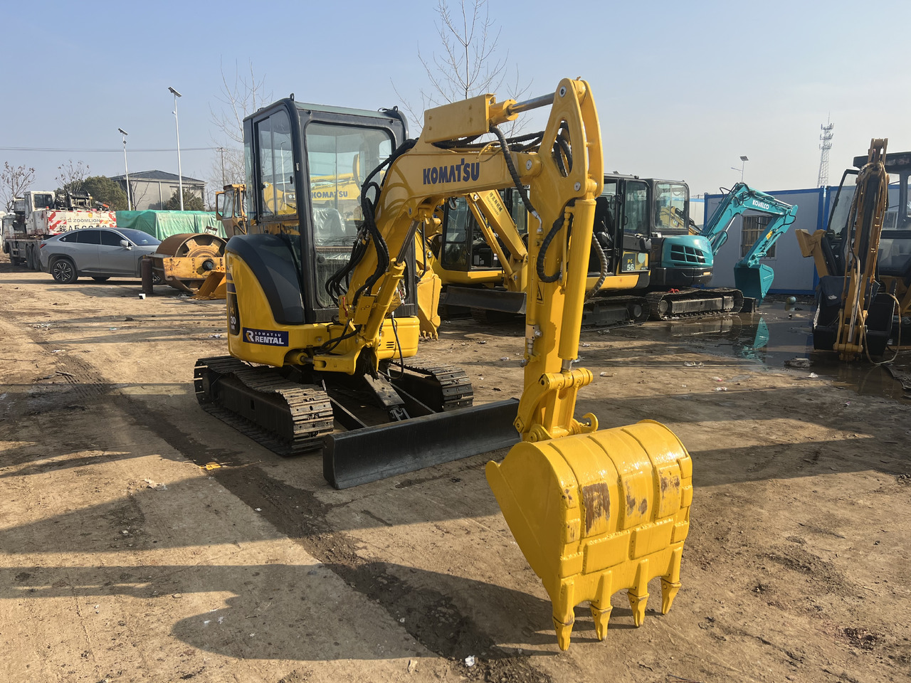 Komatsu PC30MR - Mini escavadeira: foto 1 Komatsu PC30MR - Mini escavadeira: foto 1