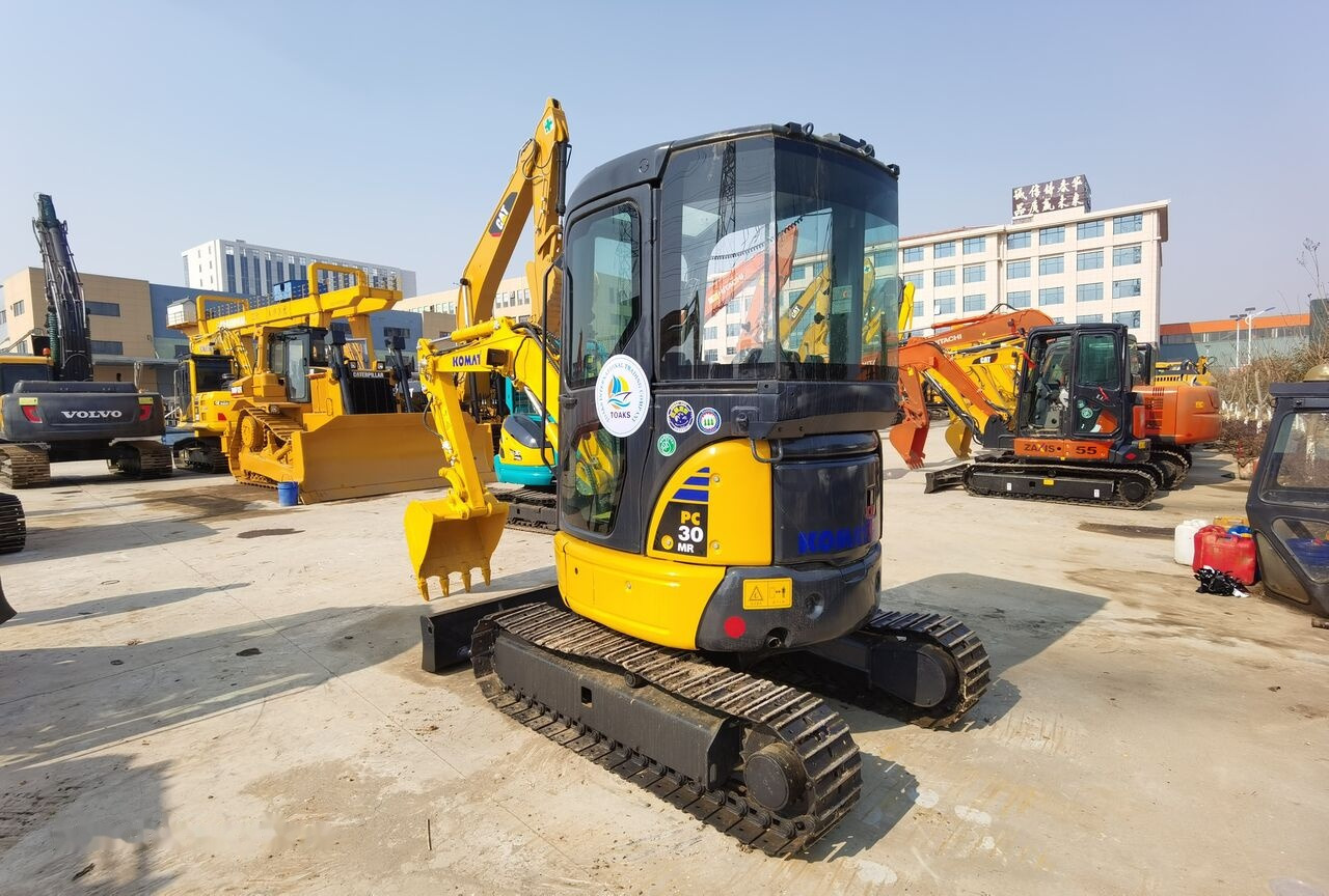 Komatsu PC30MR - Mini escavadeira: foto 3 Komatsu PC30MR - Mini escavadeira: foto 3